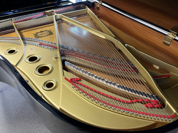 1989 Yamaha C5 conservatory grand piano and artist bench